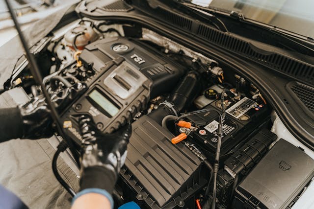 ¿Cuánto dura una batería de coche? ¿Cuándo tengo que cambiarla?